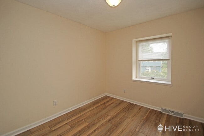 Building Photo - 412 Northfield Ct