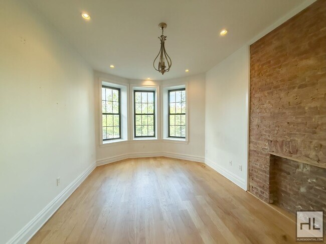 Building Photo - EASTERN PARKWAY / Remarkable Renovated 4-Bed 3-Bath in Prime Crown Heights