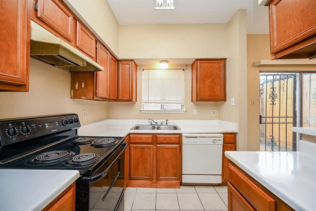 Building Photo - 12300 Brookglade Cir