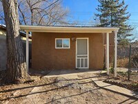 Building Photo - 313 Tesuque Dr