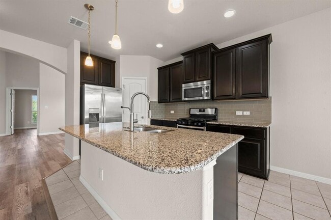 Building Photo - 1713 Morts Pl