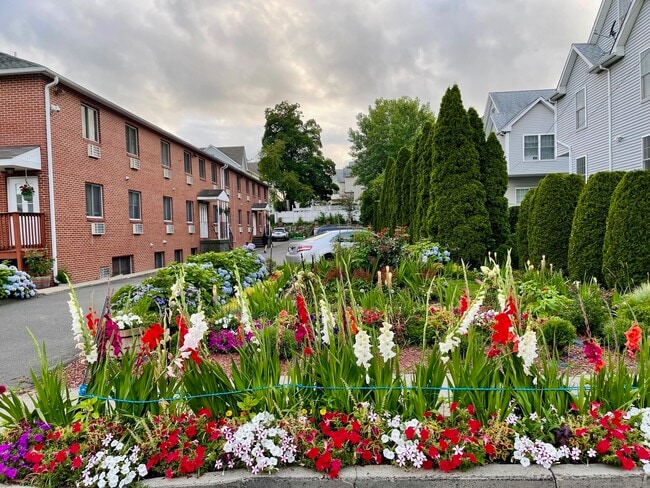 Building Photo - 31 Glenwood Ave