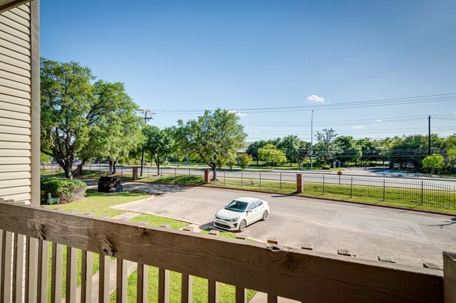 Building Photo - 1830 River Crossing Cir