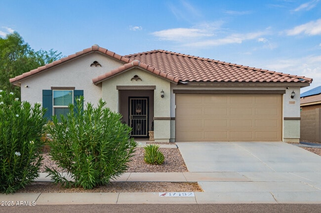 Primary Photo - 17192 W Pinnacle Vis Dr