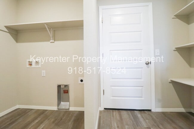 Building Photo - New Construction with Pond View! 4 Bed 2 Bath Broken Arrow