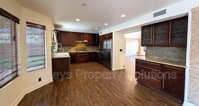 Building Photo - 2363 W Hemlock Ct