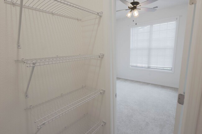 Building Photo - NEW LUXURY 2 BED 2 BATH 1 CAR GARAGE DUPLEX