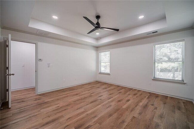 Building Photo - 796 Grenier Terrace NE