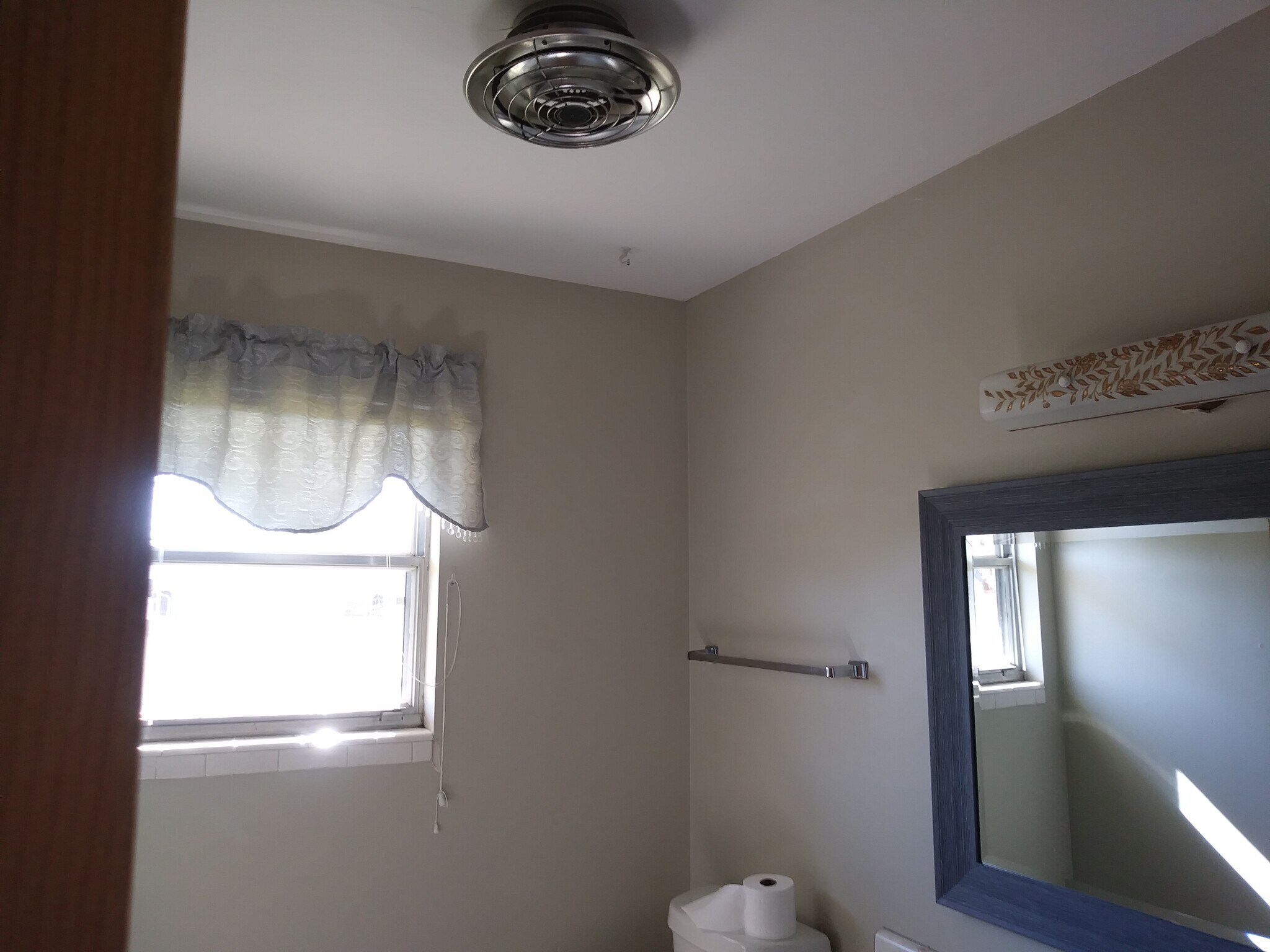 Building Photo - 2512 Sharron Dr