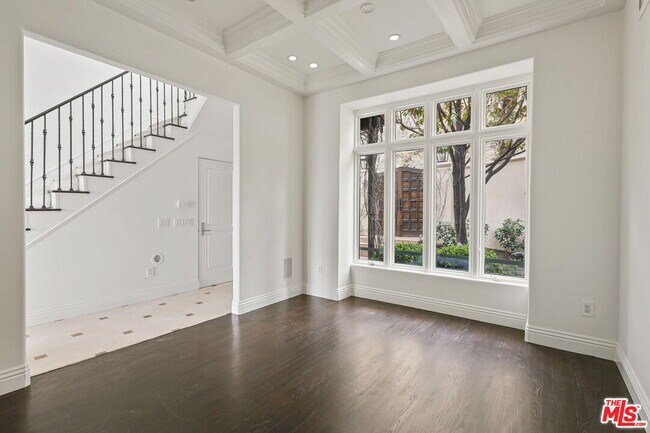 Building Photo - 1693 Marmont Ave