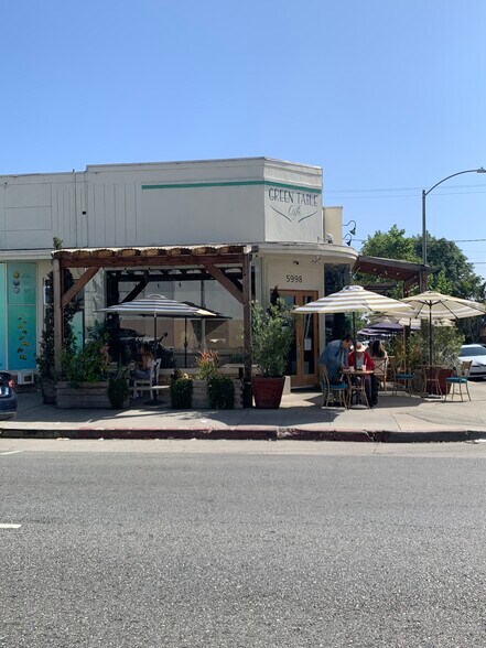 Building Photo - 1540 S Fairfax Ave