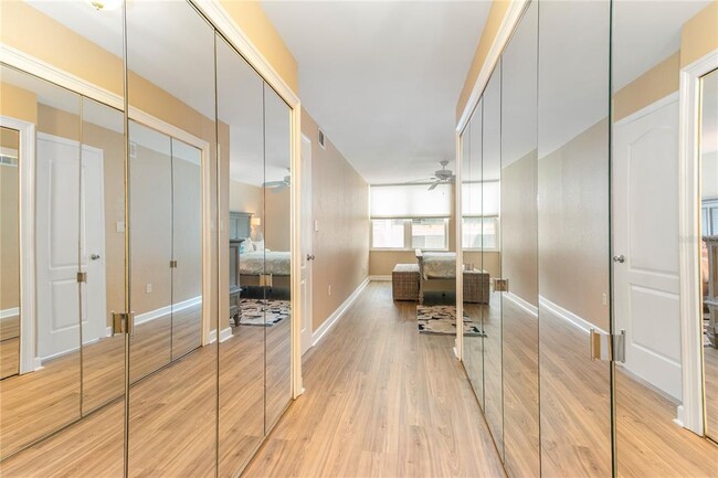 Building Photo - 400 Island Way