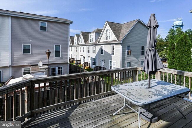 Building Photo - 9466 Sea Breeze Ct