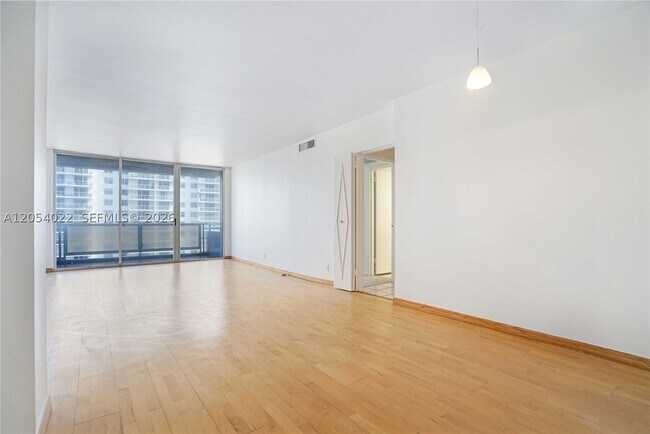 Building Photo - 5700 Collins Ave