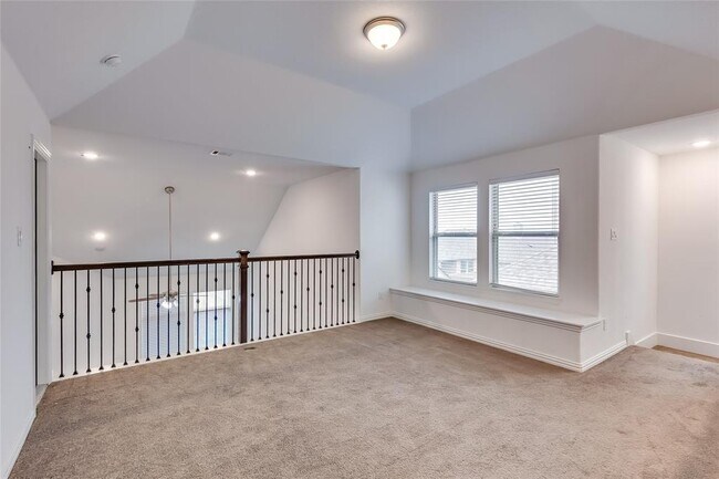 Building Photo - 2908 Consuelo Wy