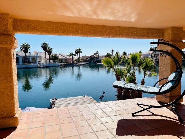 Building Photo - Fully Furnished Lakefront Short-Term Renta...