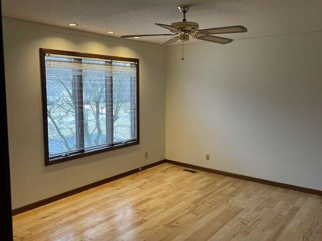 Building Photo - 1013 Fox Run Rd