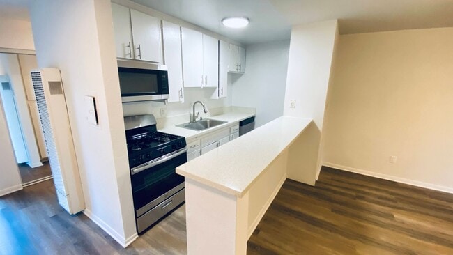 Interior Photo - 6736 Cleon Ave