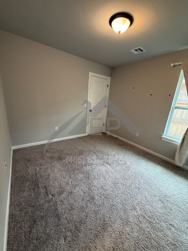 Building Photo - 921 S Appaloosa Ln