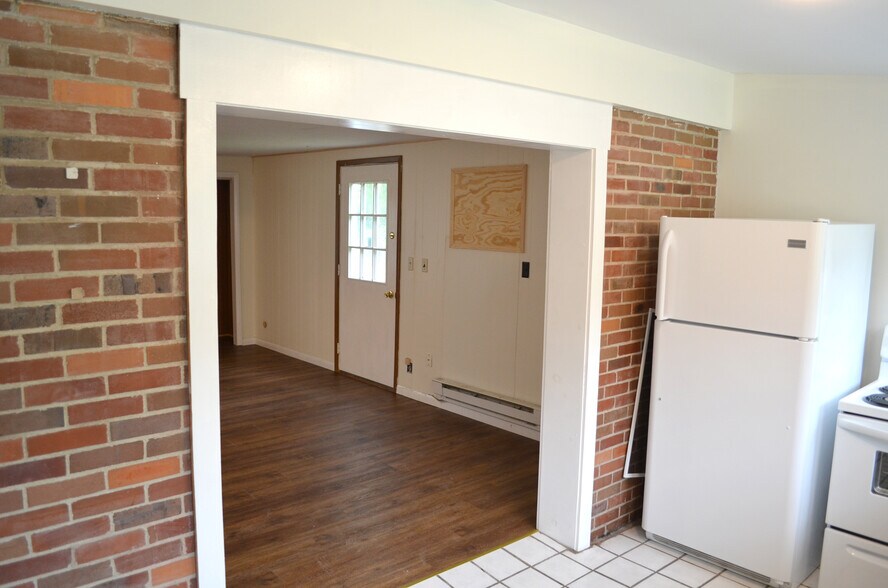 Building Photo - 19 E Clearview Dr