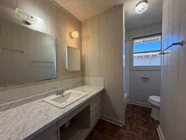 Building Photo - Pearl City: 3 bedroom 1.5 bath single family home with 1 car carport