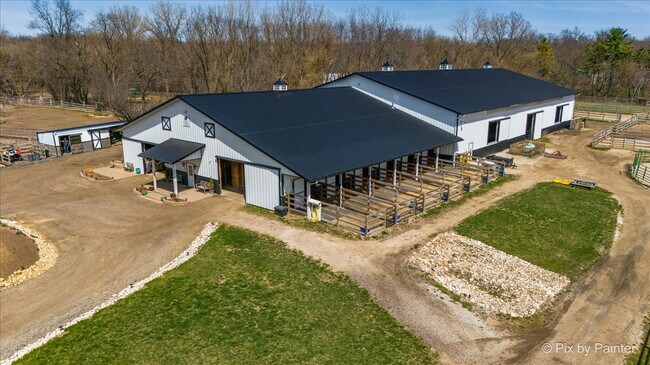 Building Photo - 708 S Rose Farm Rd