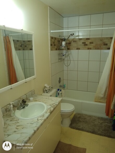 Building Photo - 921 Elizabeth St