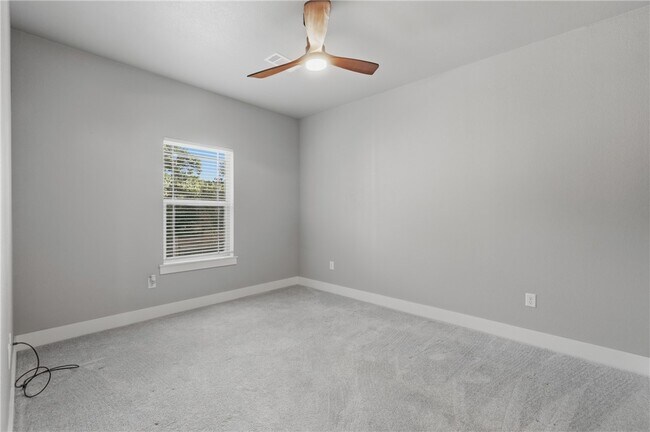 Building Photo - 8 Leyland Dr