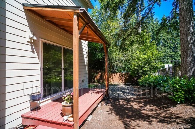Building Photo - 7306 SW Kelsi Ct