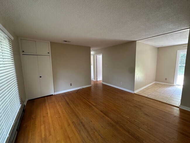 Building Photo - 428 Long Leaf Acres Dr