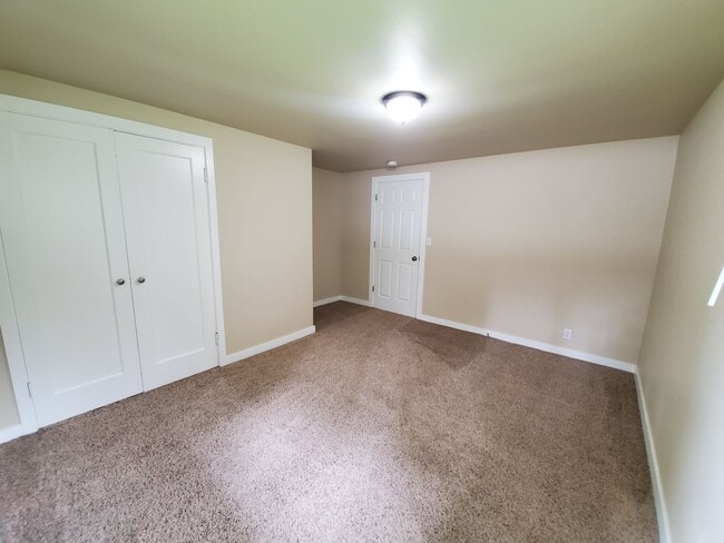 Building Photo - 2717 S Fruitland