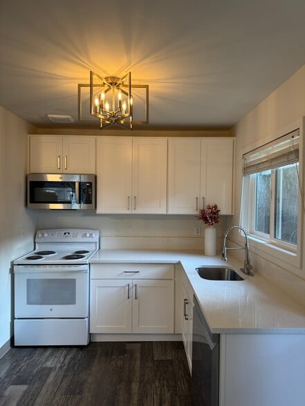 Building Photo - 9621 SE 41st Ave