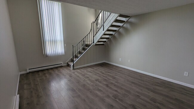 Building Photo - MN Cedar Village (785)