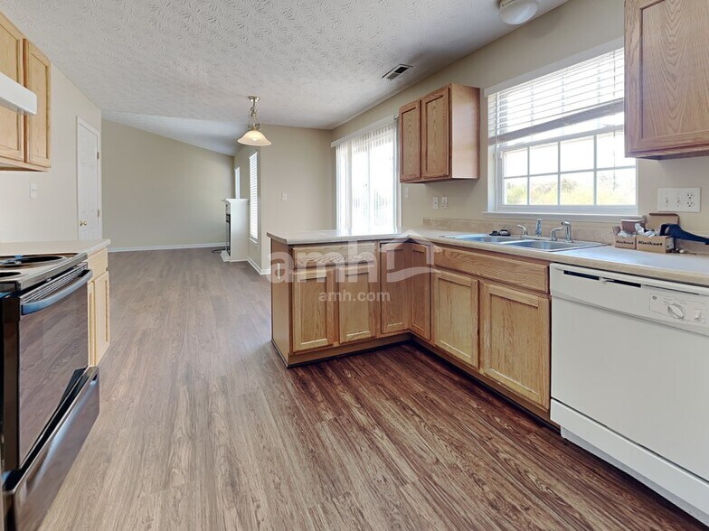 Building Photo - 5433 Fairford Ct