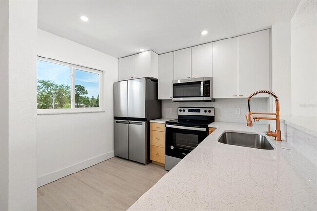 Building Photo - 301 87th Ave