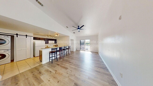 Building Photo - 7920 Merrill Rd