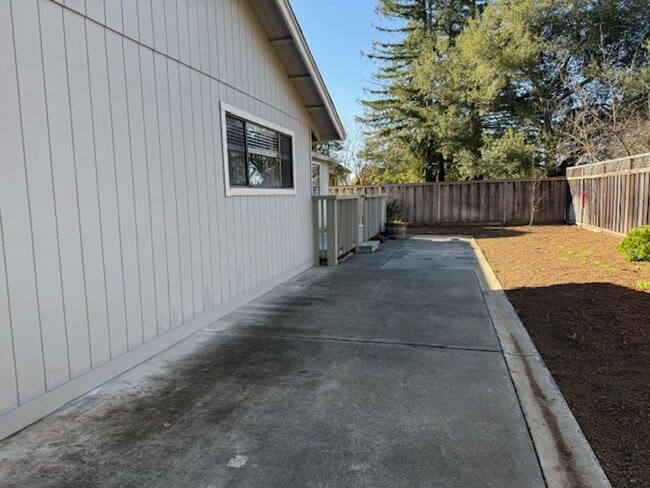 Building Photo - Single Level House - Rincon Valley - 3bd 2ba - 1788 Square Feet of Living Space