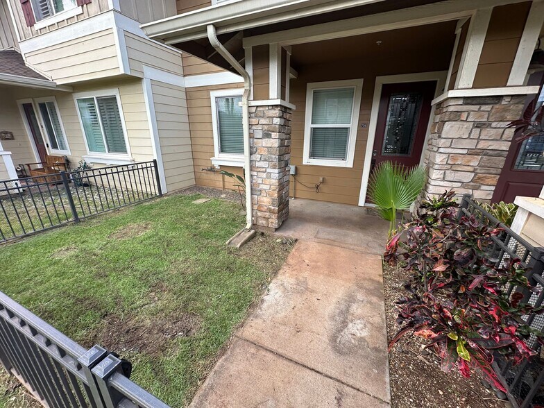 Building Photo - 540 Manawai St