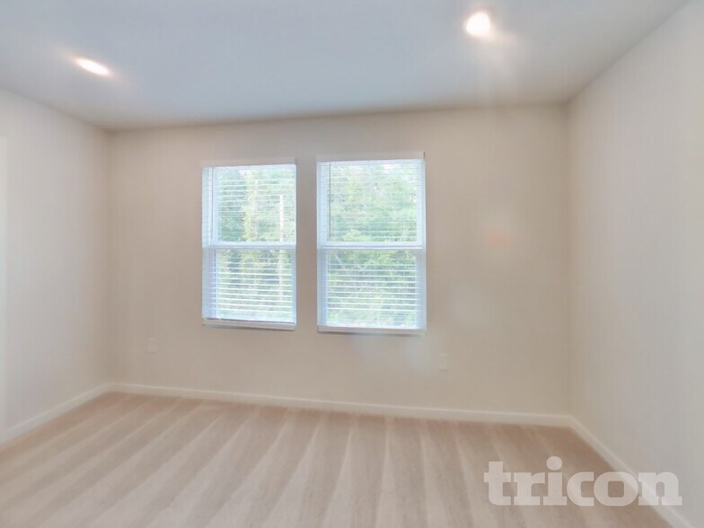 Building Photo - 14934 Macadamia Ln