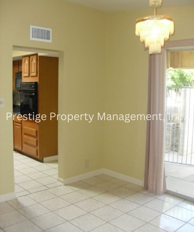 Building Photo - Beautifully and Spacious East Side Home!