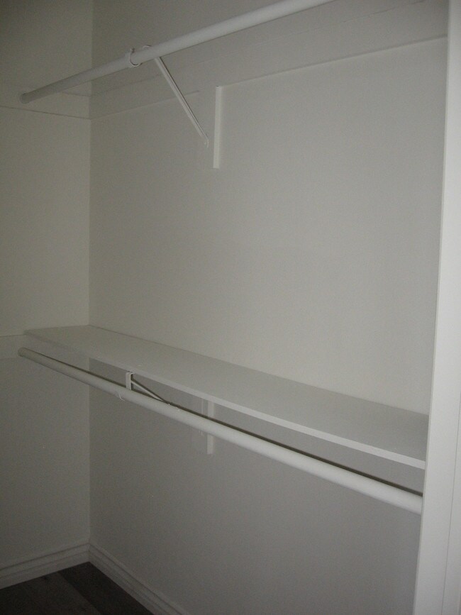 Building Photo - 9900 Jordan Ave