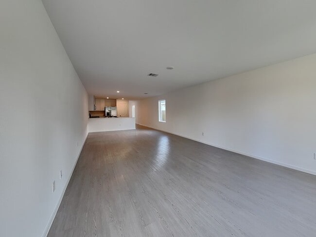 Building Photo - 21083 Santopadre St
