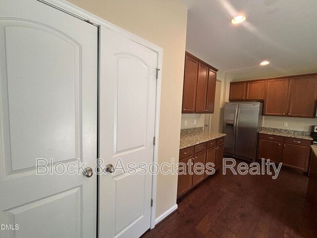 Building Photo - 4 White Spruce Ct