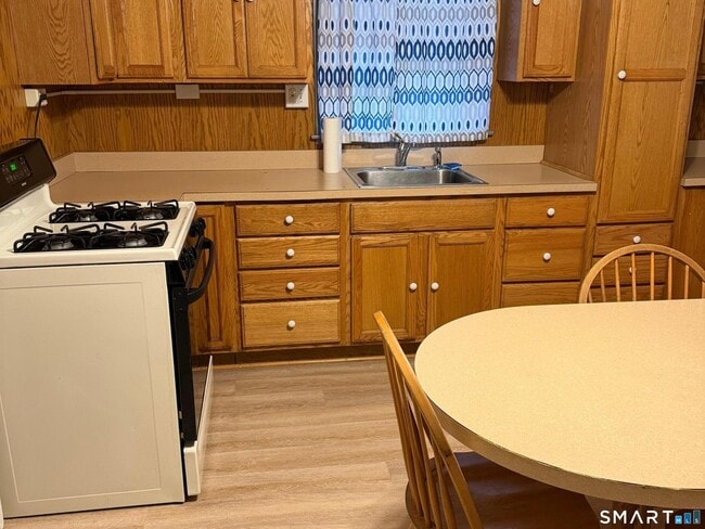 Building Photo - 17 1st Ave