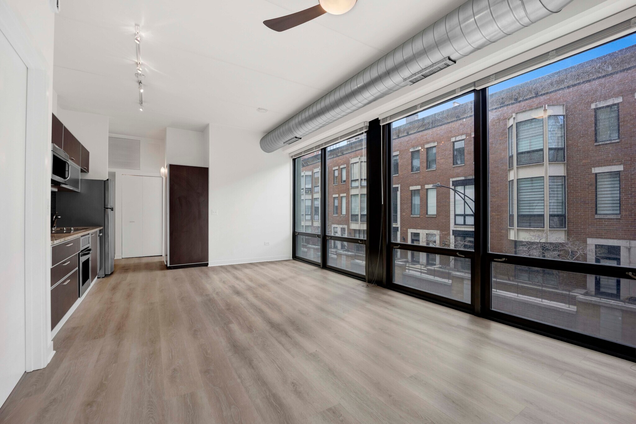 Building Photo - 660 W Wayman St