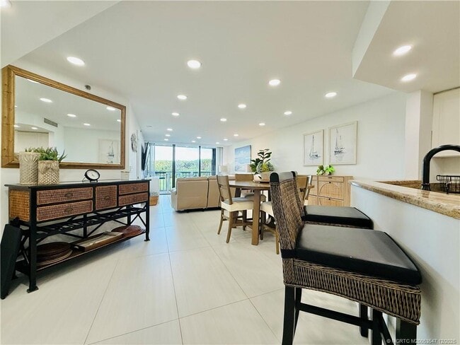 Building Photo - 8800 S Ocean Dr