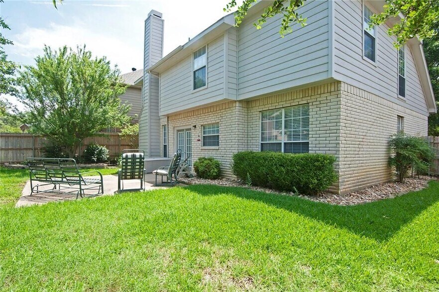 Building Photo - 2508 Centenary Dr