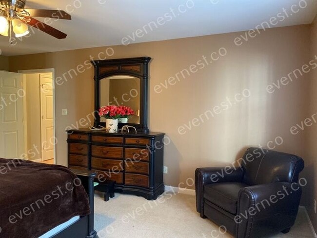 Building Photo - Stunning 3 Bed, 2 Bath House in Locust Gro...