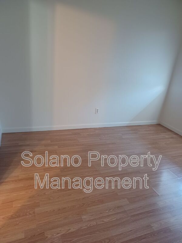 Building Photo - 1955 Grande Cir