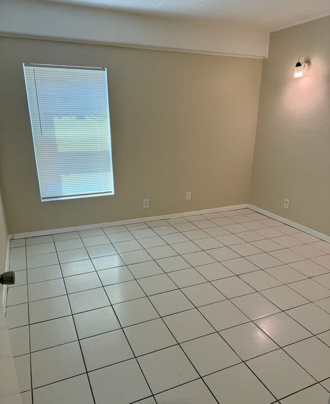 Building Photo - 4549 Gollihar Rd